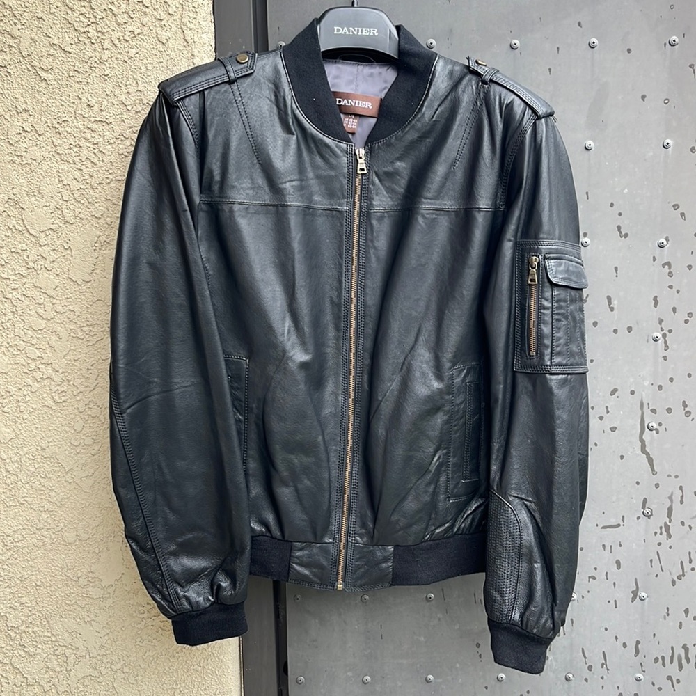 Mens Danier Leather jacket -black